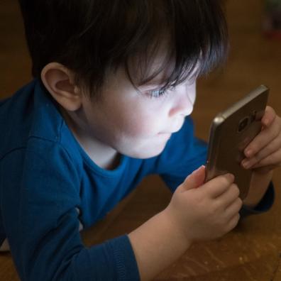 picture of a child on a smartphone
