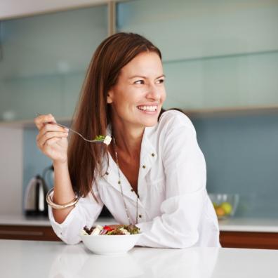 picture of a woman eating a healthy diet